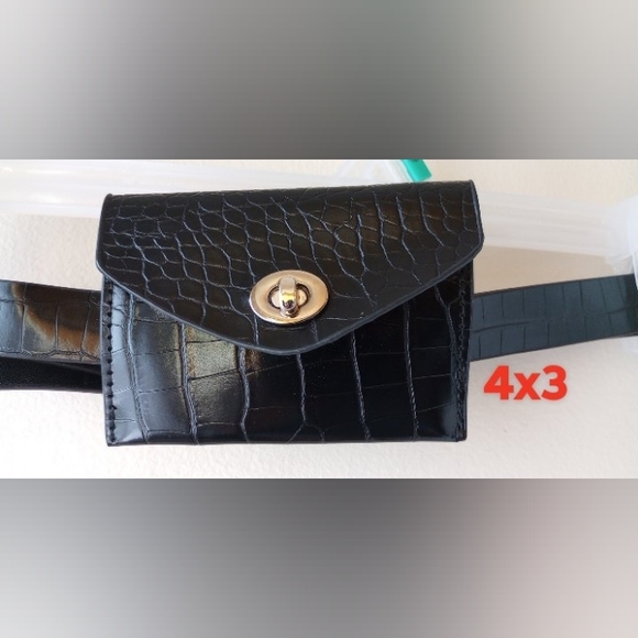NWOT Elegant Black Croc-Embossed Belt Bag - Picture 5 of 6